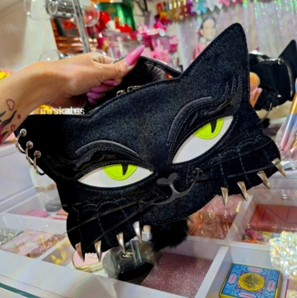 Black Cat Crossbody Bag - Picture 9 of 9
